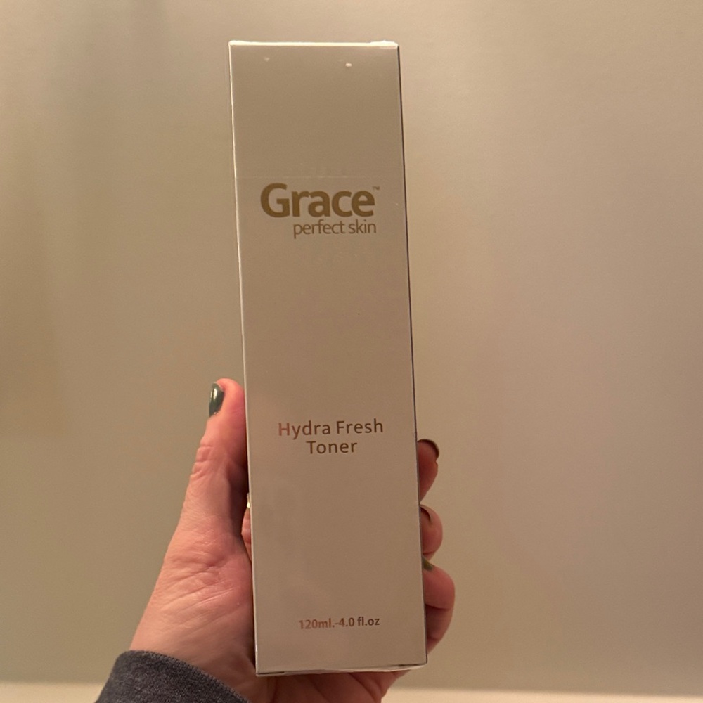 Hydra Fresh Toner — White